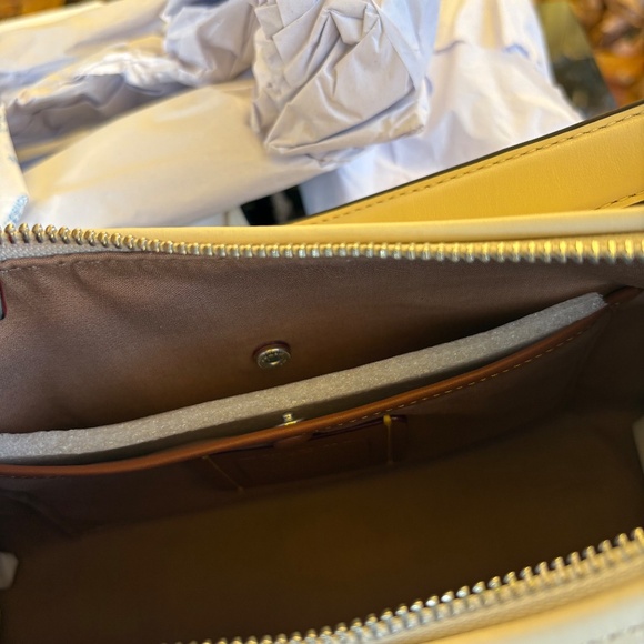 Coach Teri Small Shoulder Bag NWT Tags Cream/Neutral - Picture 6 of 13